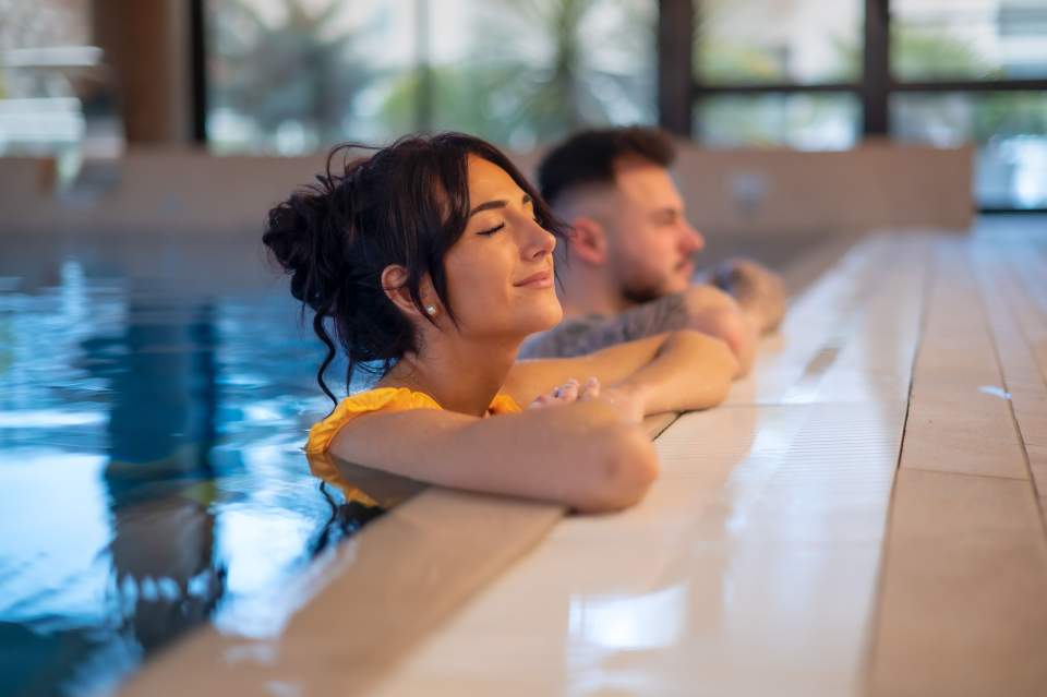 Piscine intérieure chauffée Aix-les-Bains<br />
 